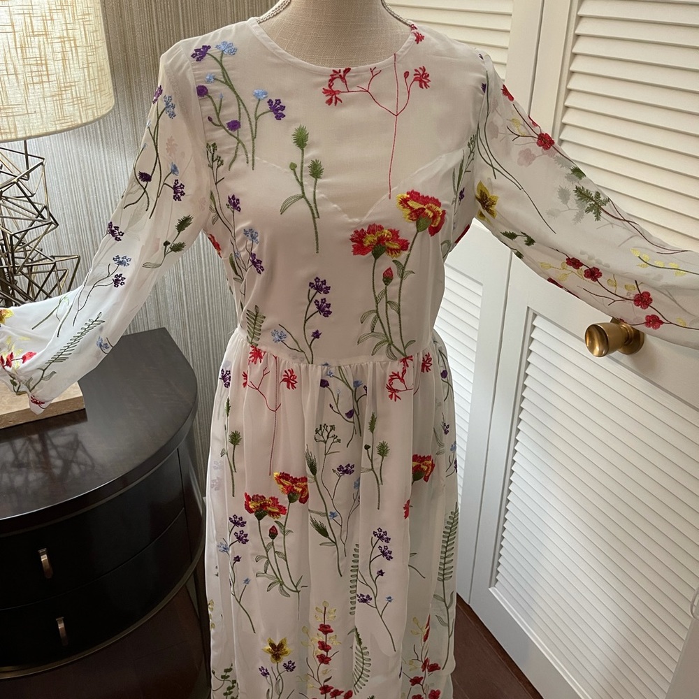Chelsea28 beautiful embroidery dress
